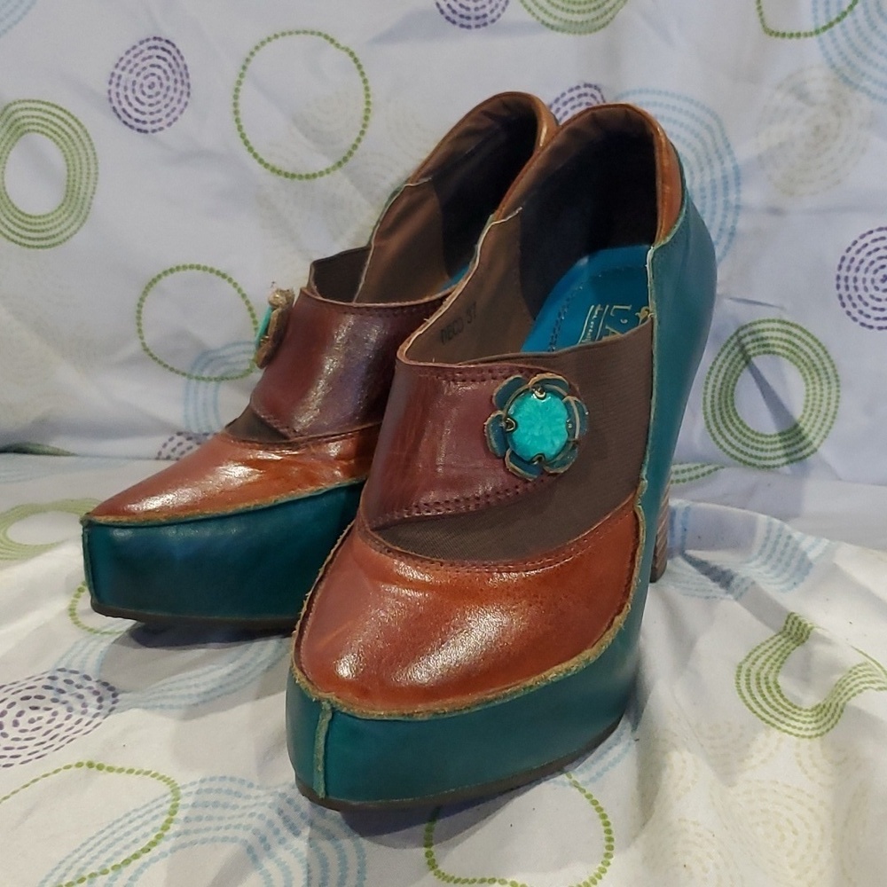 Spring step l'artiste turquoise and brown deco heels